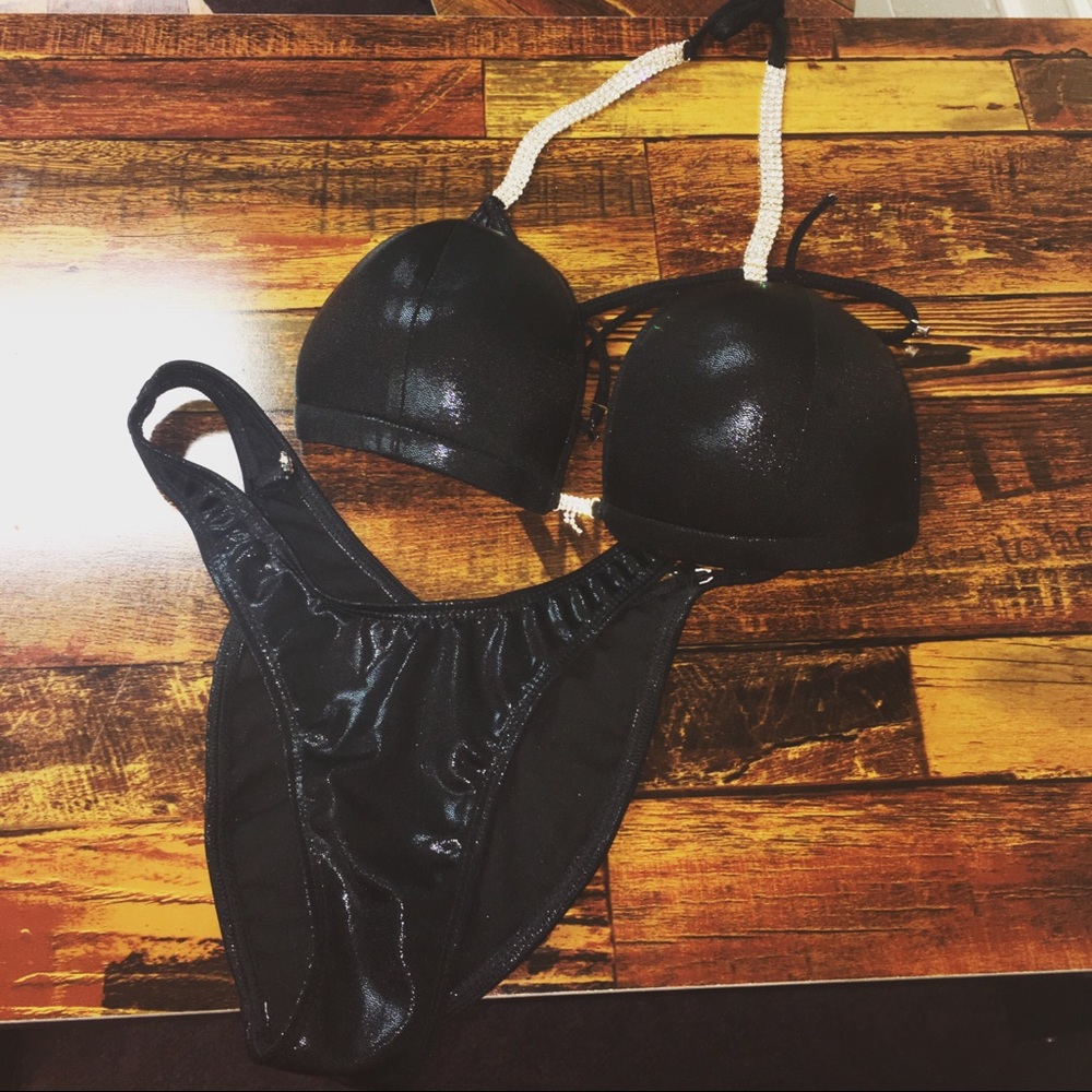 Figure competition suit